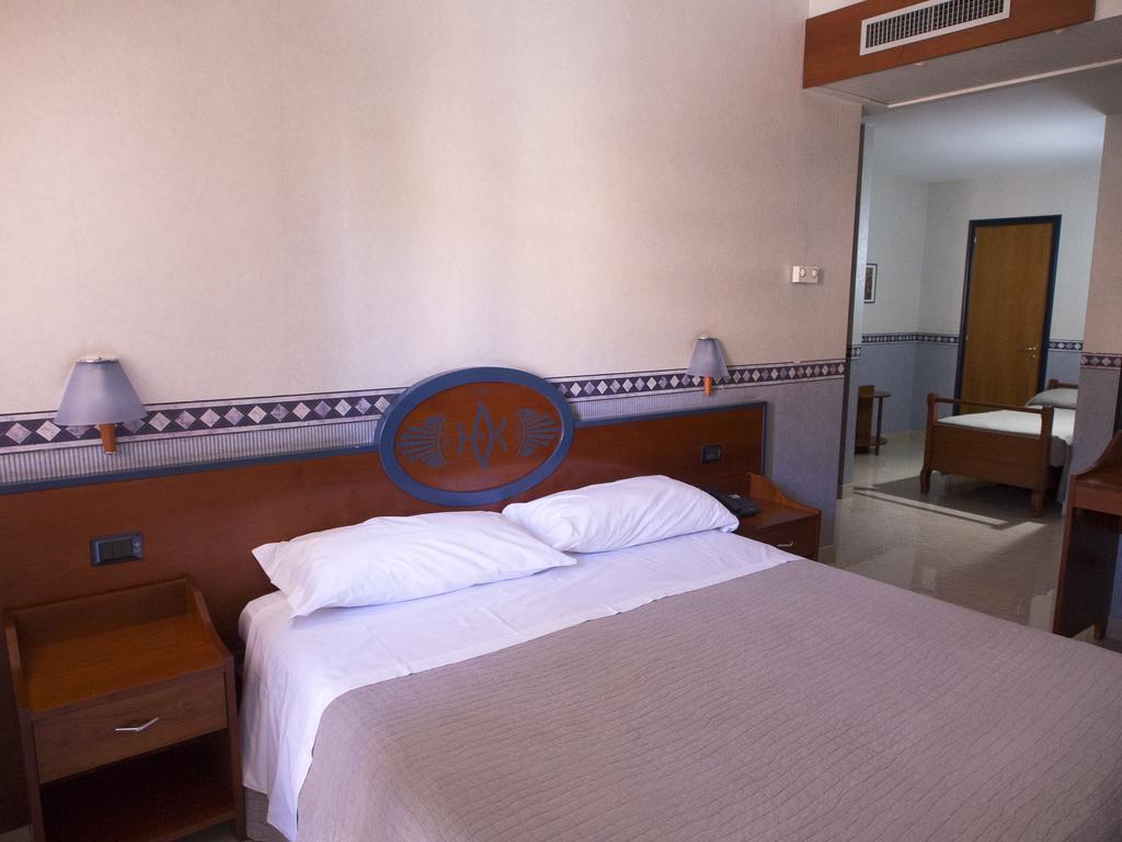 Hotel Kroma Ragusa Exterior photo